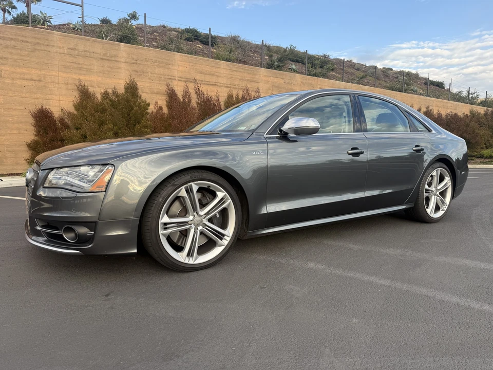 2013 Audi D4 S8 - Image 7 of 31