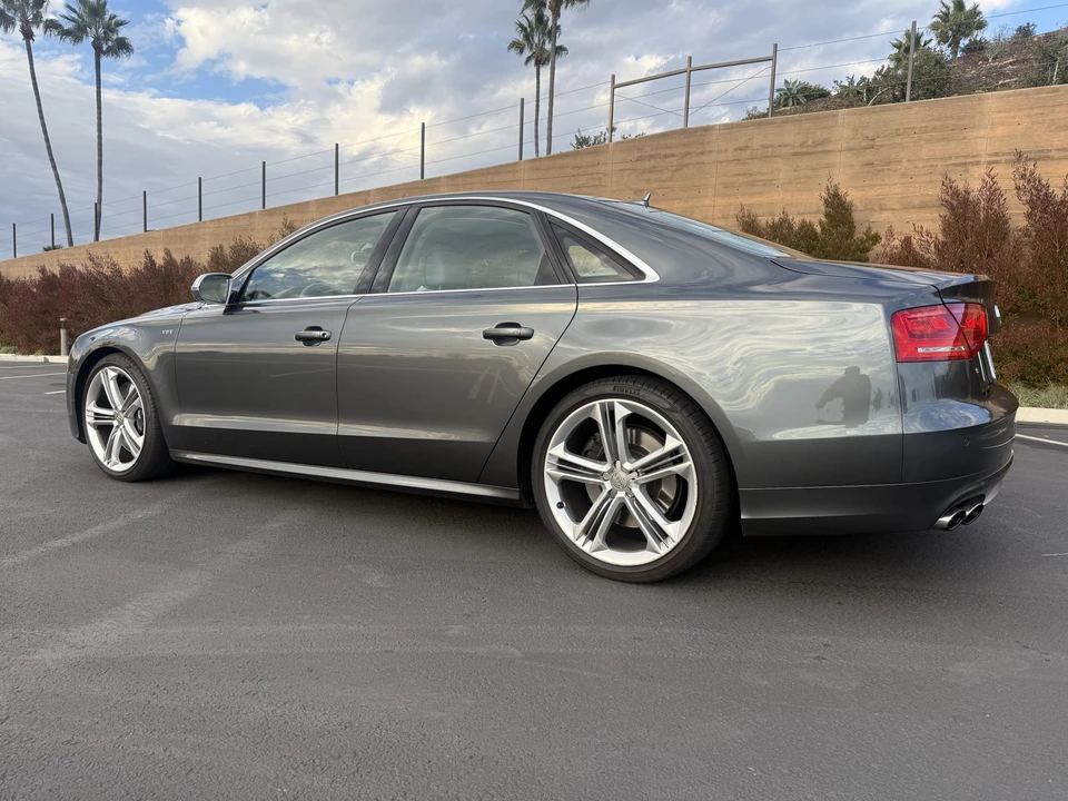 2013 Audi D4 S8 - Image 13 of 31