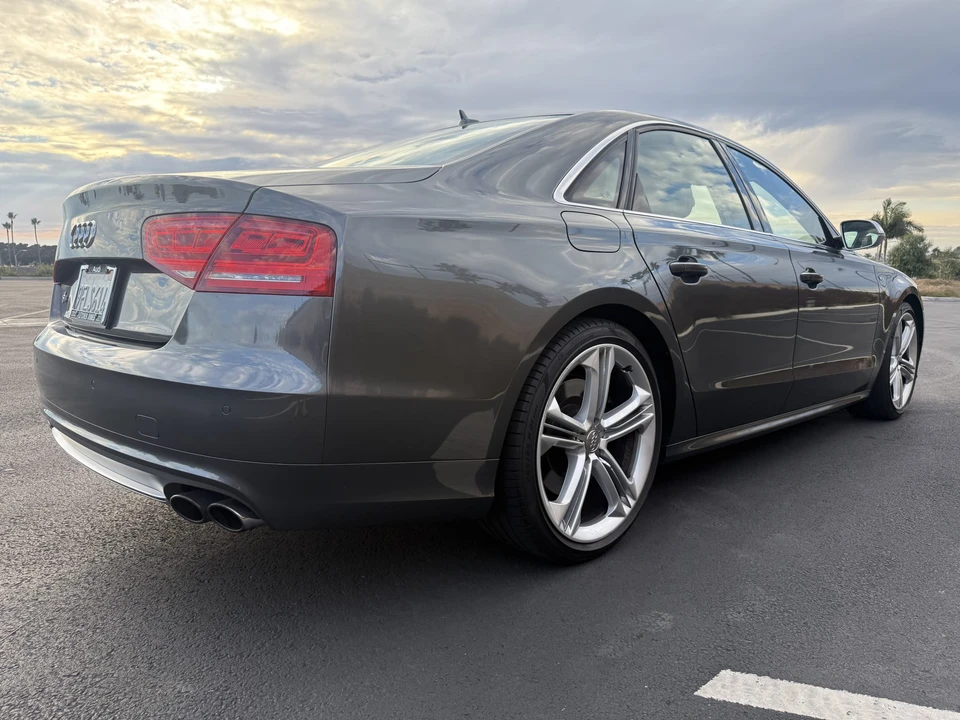 2013 Audi D4 S8 - Image 23 of 31
