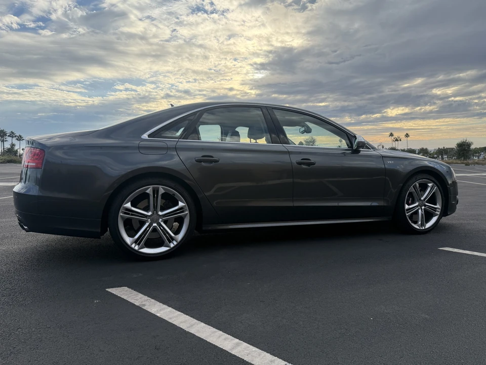 2013 Audi D4 S8 - Image 25 of 31