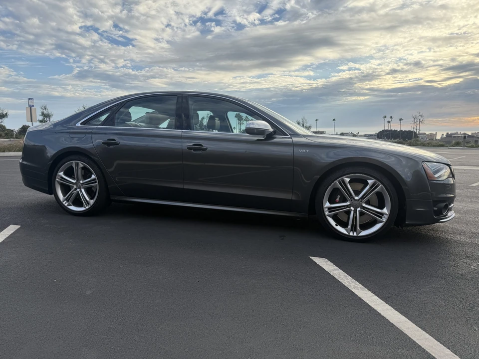2013 Audi D4 S8 - Image 28 of 31