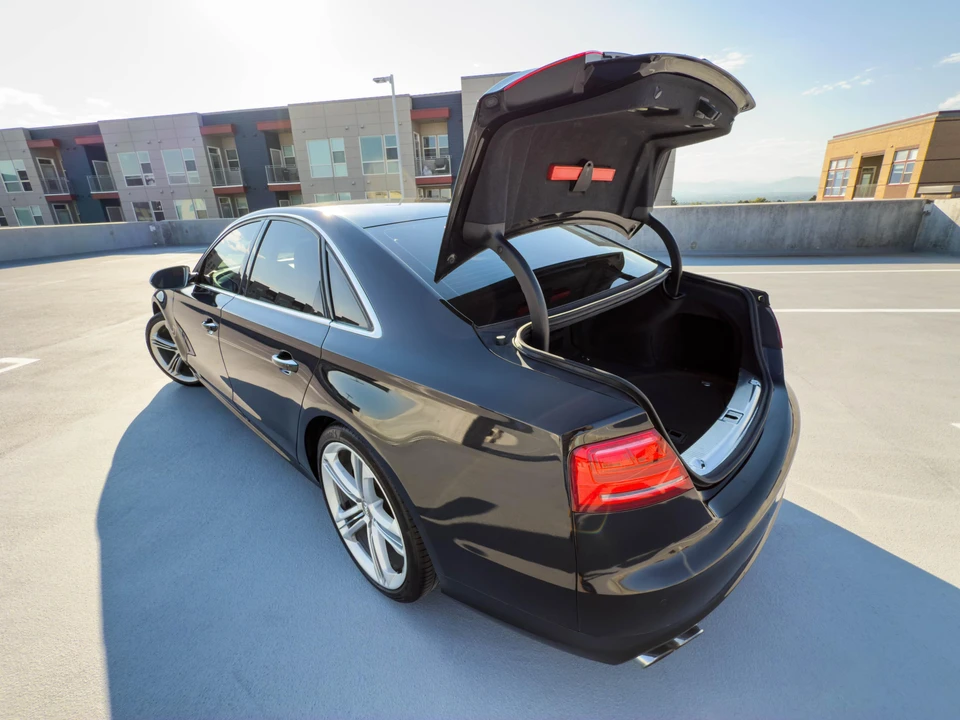 2013 Audi D4 S8 - Image 8 of 31