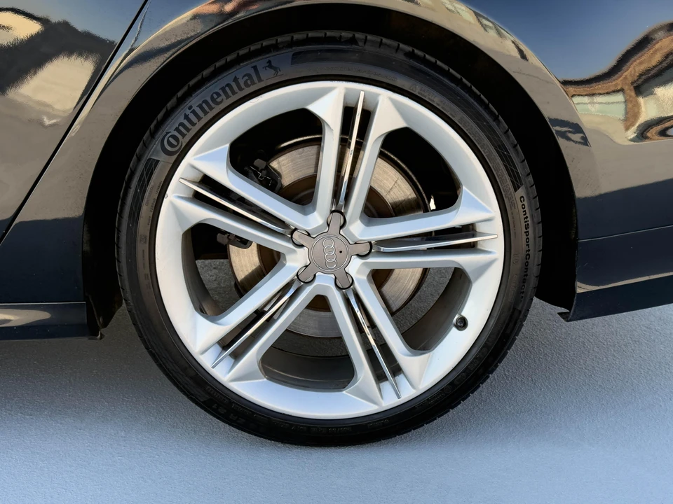 2013 Audi D4 S8 - Image 17 of 31