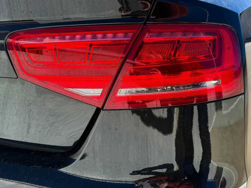 2013 Audi D4 S8 - Image 14 of 31