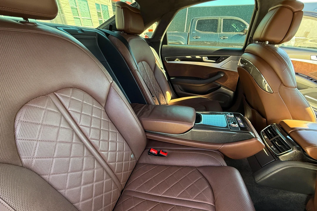 2013 Audi D4 S8 - Image 22 of 31