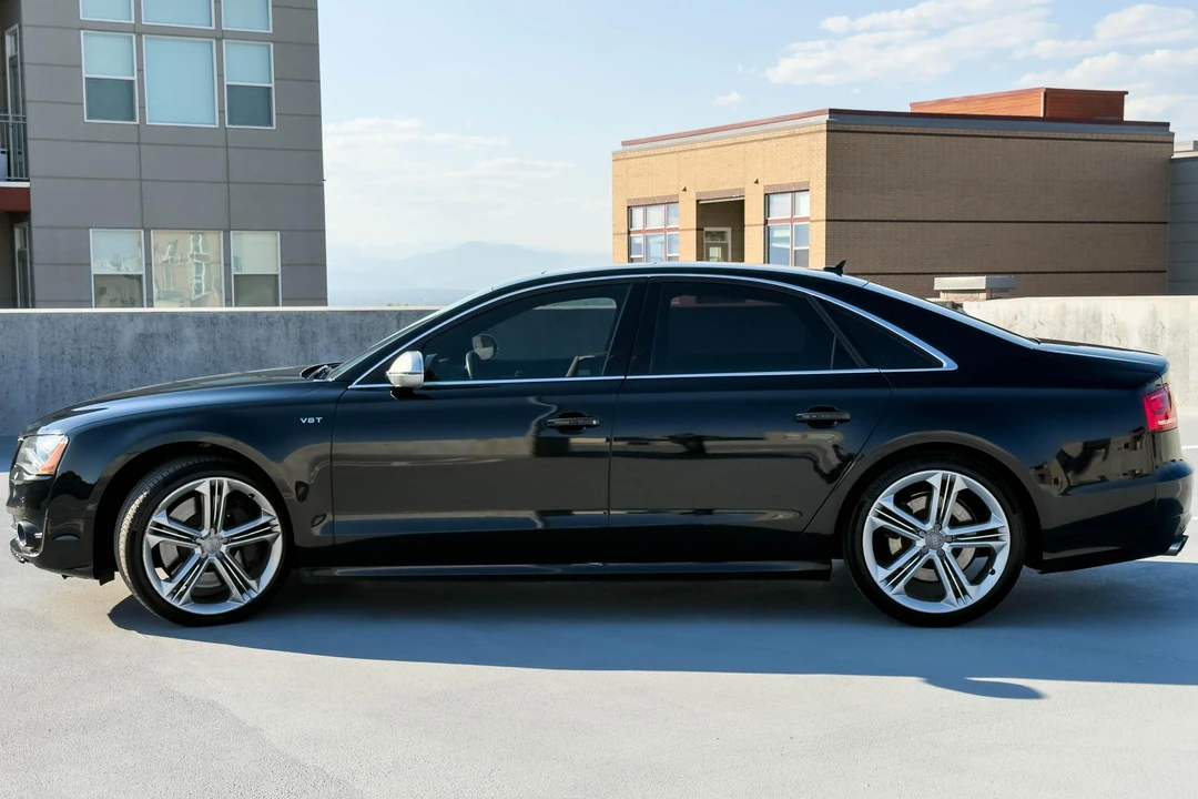 2013 Audi D4 S8 - Image 3 of 31