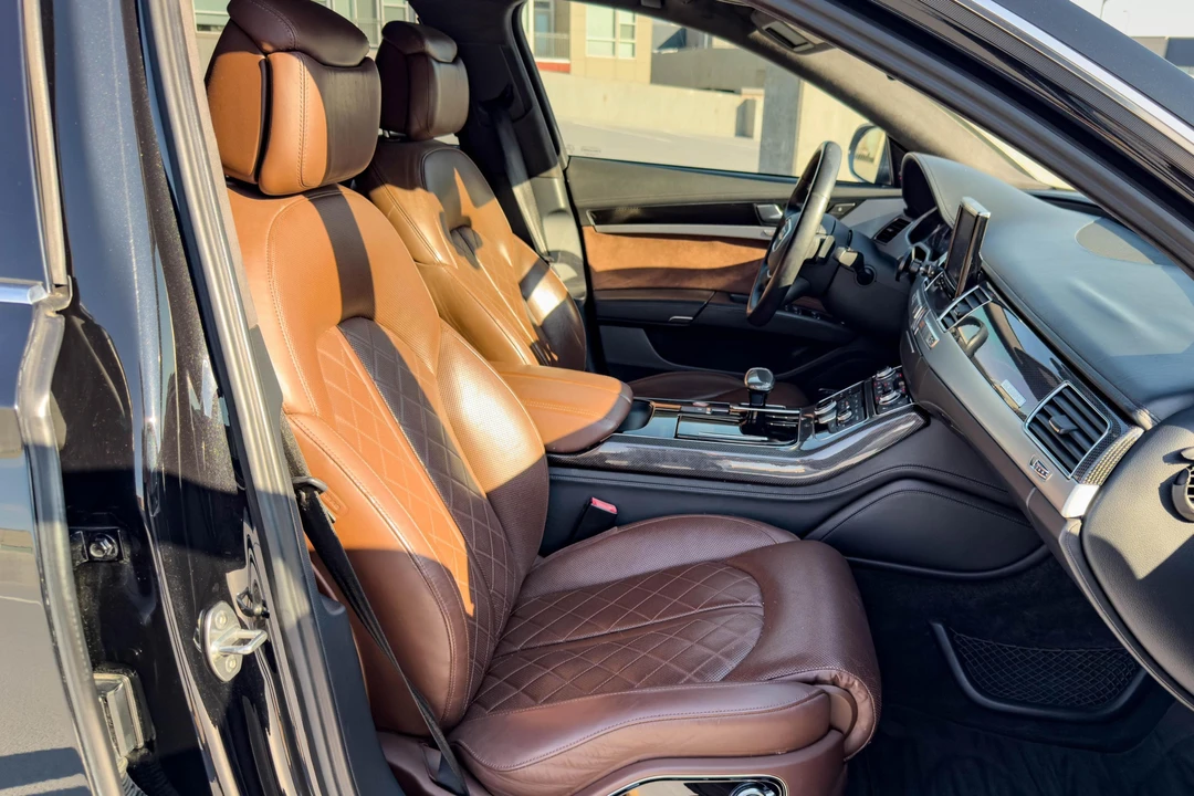 2013 Audi D4 S8 - Image 21 of 31