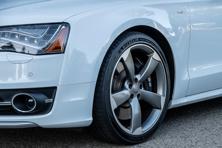 2013 Audi D4 S8 - Image 7 of 17