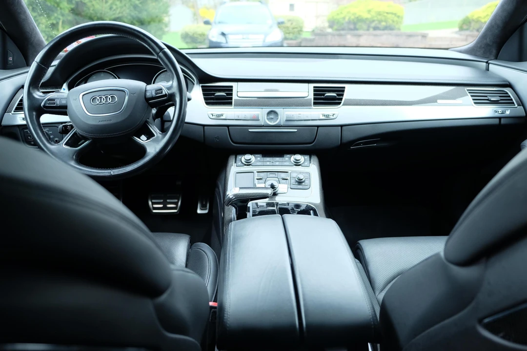 2013 Audi D4 S8 - Image 14 of 21