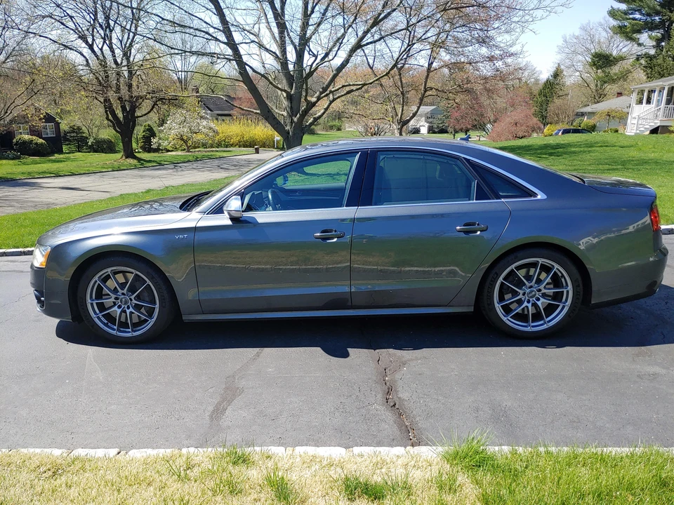 2013 Audi D4 S8 - Image 6 of 21