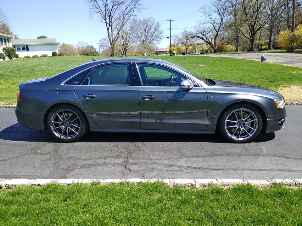 2013 Audi D4 S8 - Image 10 of 21