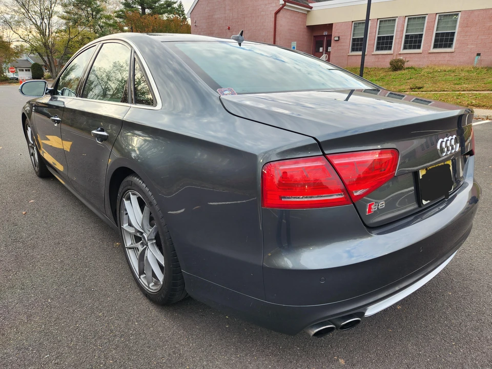 2013 Audi D4 S8 - Image 7 of 21