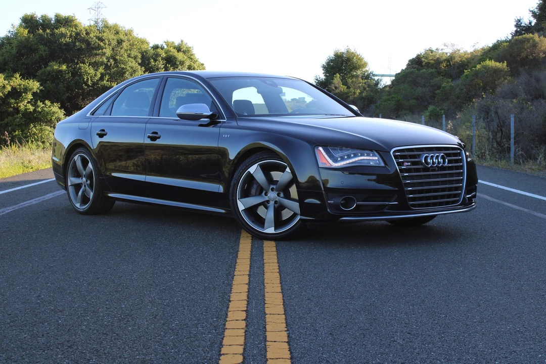 2013 Audi D4 S8 - Image 13 of 31