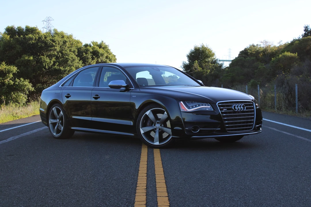 2013 Audi D4 S8 - Image 15 of 31