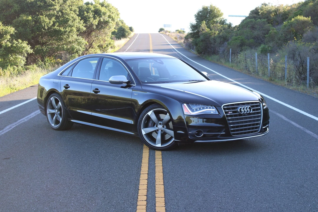 2013 Audi D4 S8 - Image 14 of 31