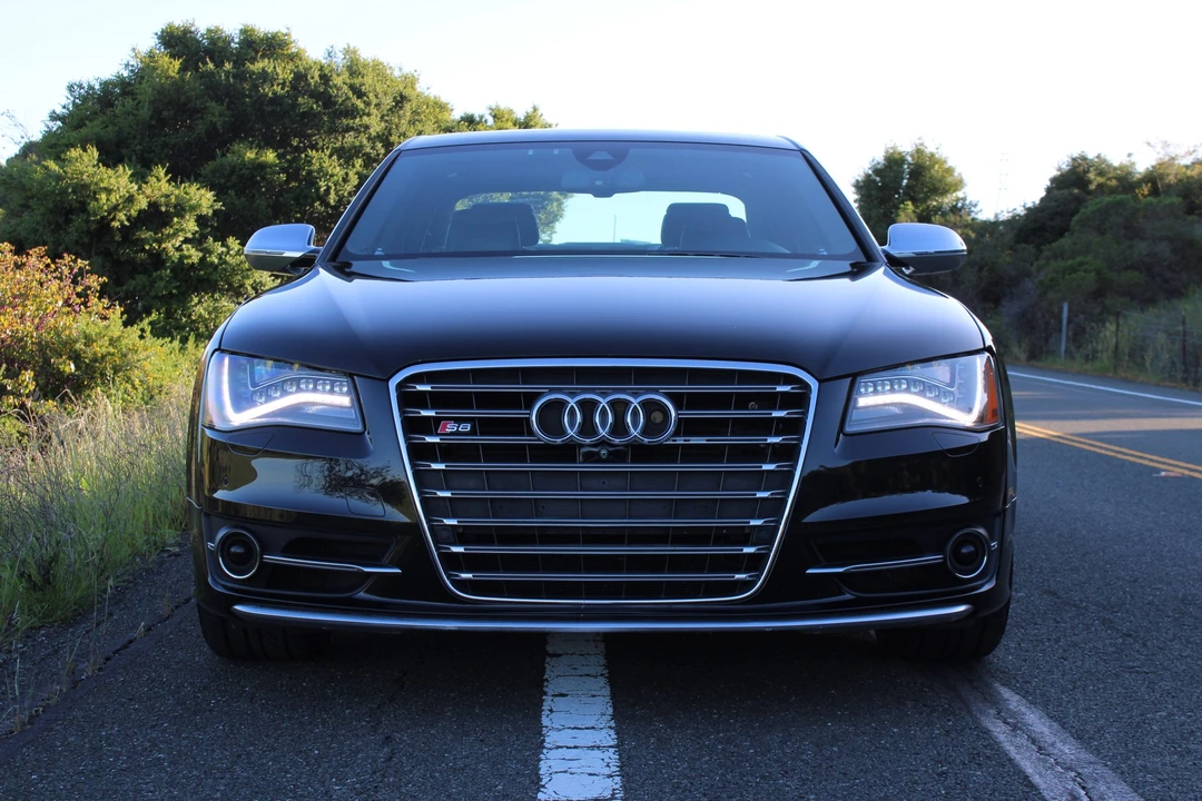 2013 Audi D4 S8 - Image 9 of 31