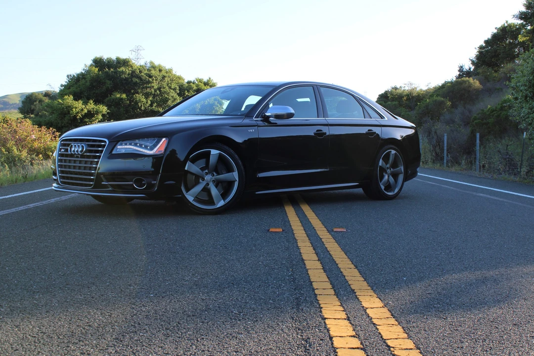2013 Audi D4 S8 - Image 2 of 31