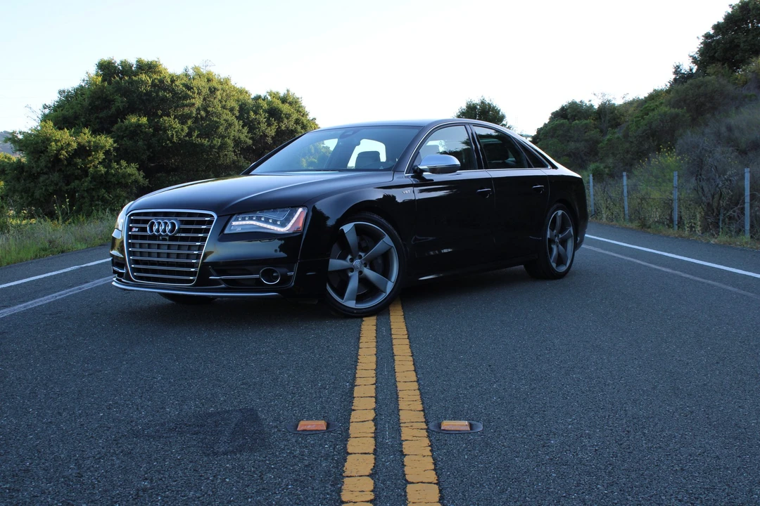 2013 Audi D4 S8 - Image 3 of 31