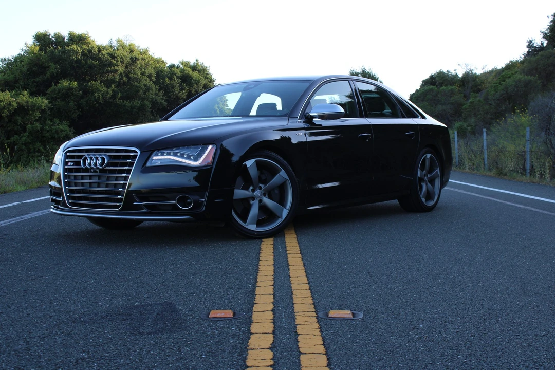2013 Audi D4 S8 - Image 4 of 31