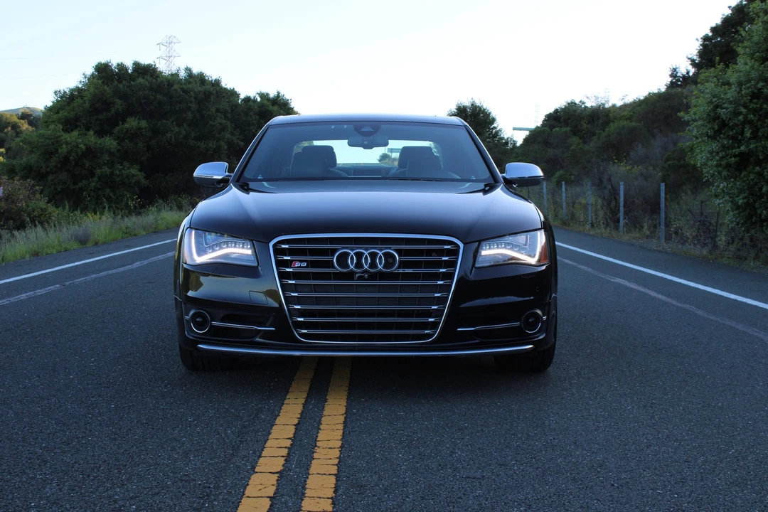 2013 Audi D4 S8 - Image 10 of 31