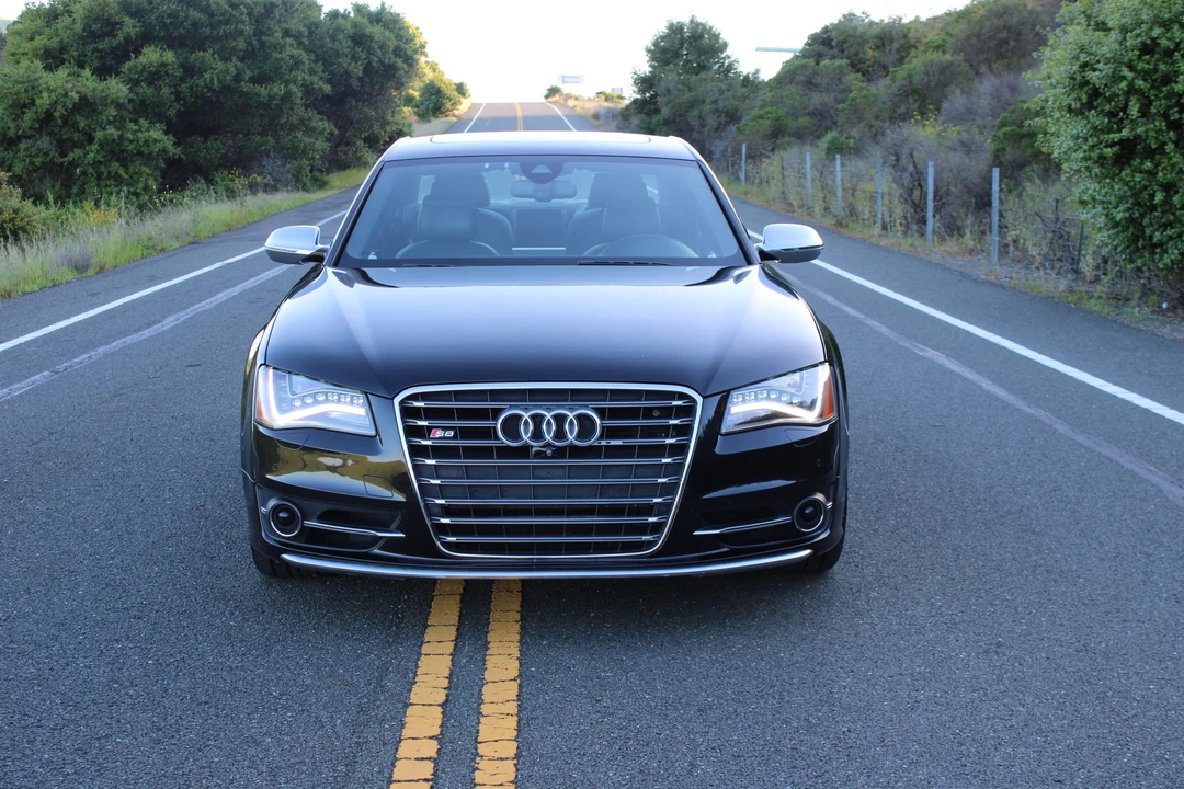 2013 Audi D4 S8 - Image 12 of 31