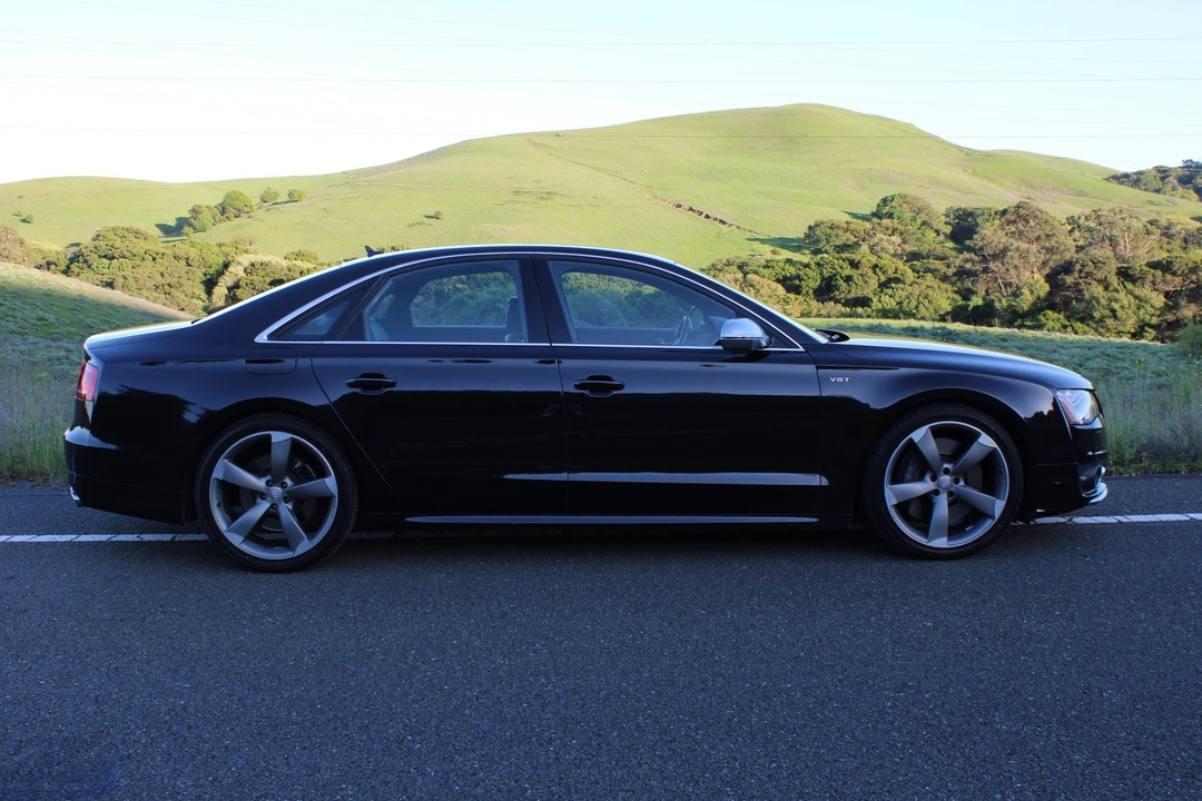 2013 Audi D4 S8 - Image 16 of 31