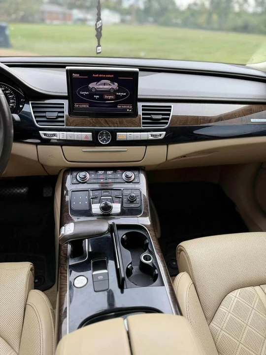 2013 Audi D4 A8 - Image 8 of 10