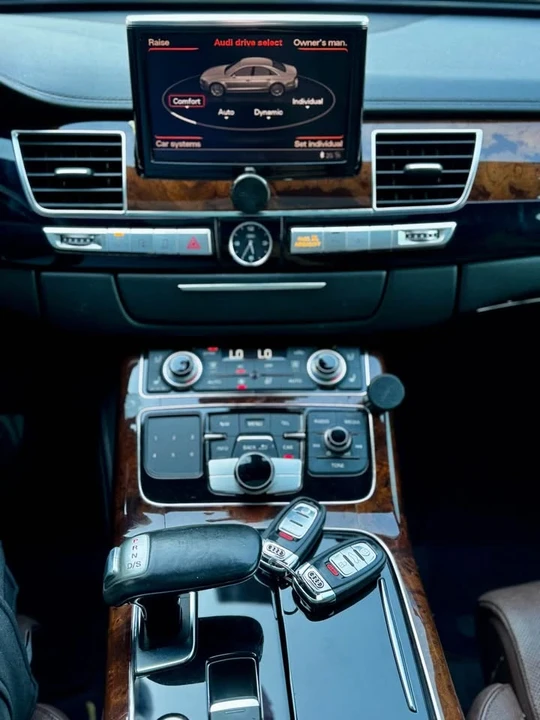 2013 Audi D4 A8 - Image 2 of 18