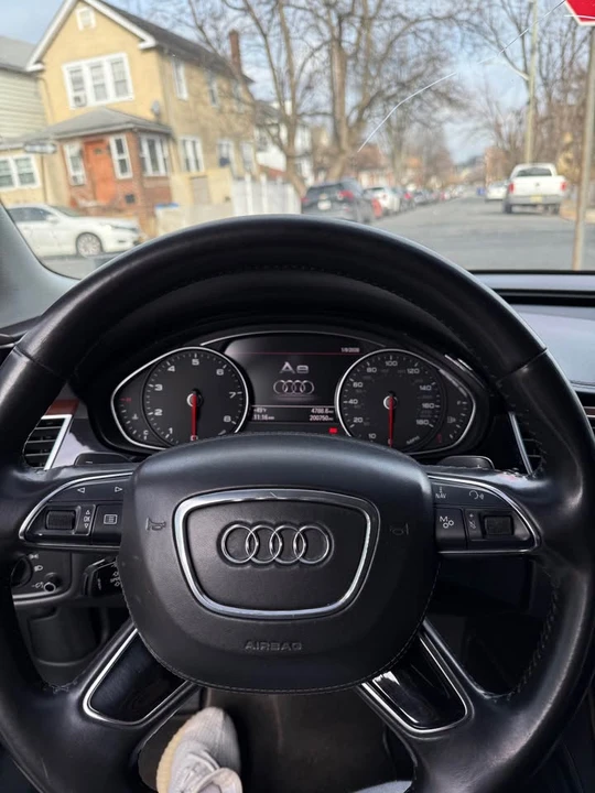 2013 Audi D4 A8 - Image 10 of 12