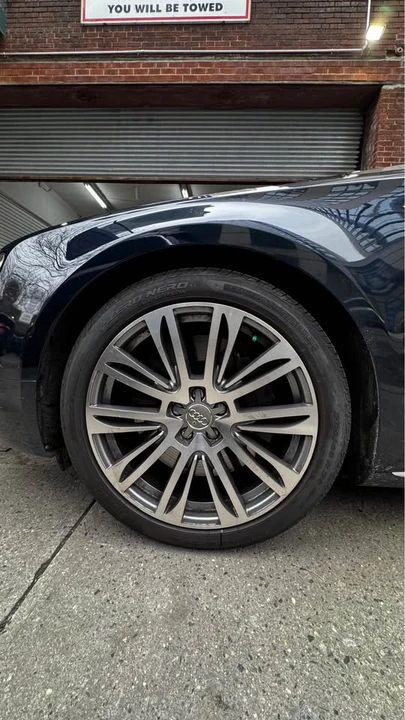 2013 Audi D4 A8 - Image 9 of 21