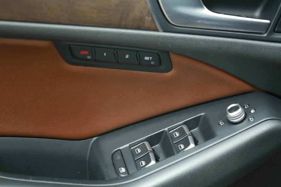 2013 Audi 8R Q5 - Image 13 of 14
