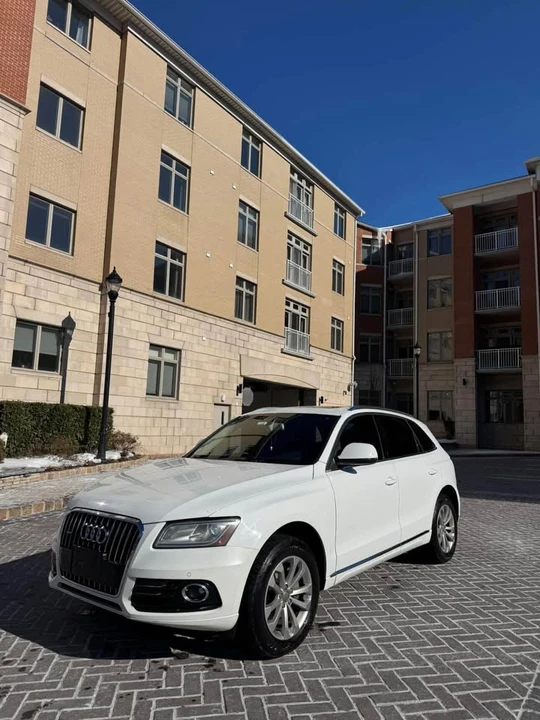 2013 Audi 8R Q5 - Image 2 of 4