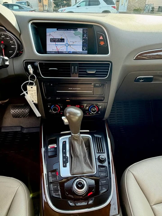 2013 Audi 8R Q5 - Image 10 of 12