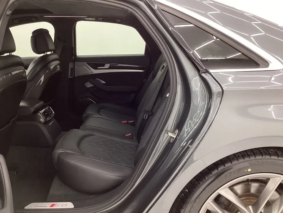 2013 Audi D4 S8 - Image 12 of 16