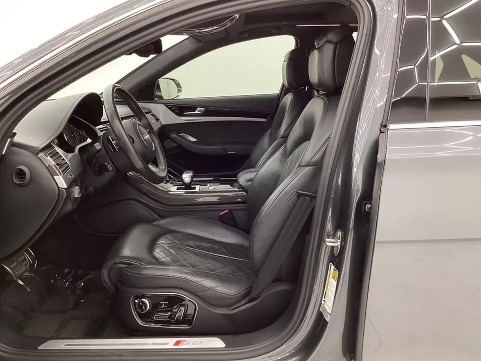 2013 Audi D4 S8 - Image 10 of 16