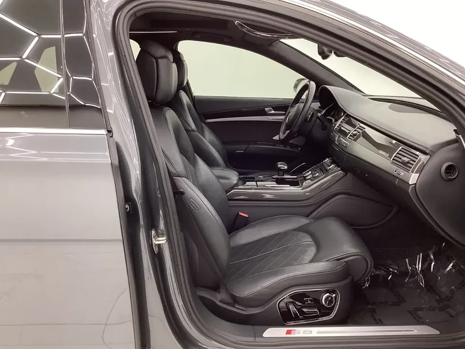 2013 Audi D4 S8 - Image 11 of 16
