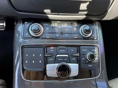 2013 Audi D4 S8 - Image 13 of 20