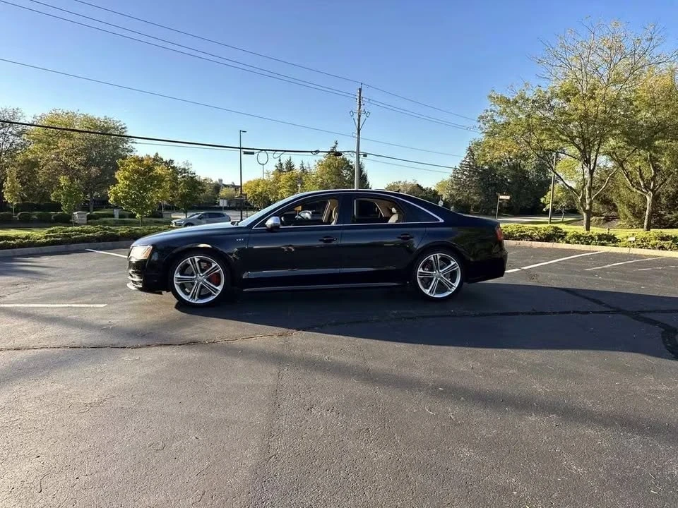 2013 Audi D4 S8 - Image 4 of 20