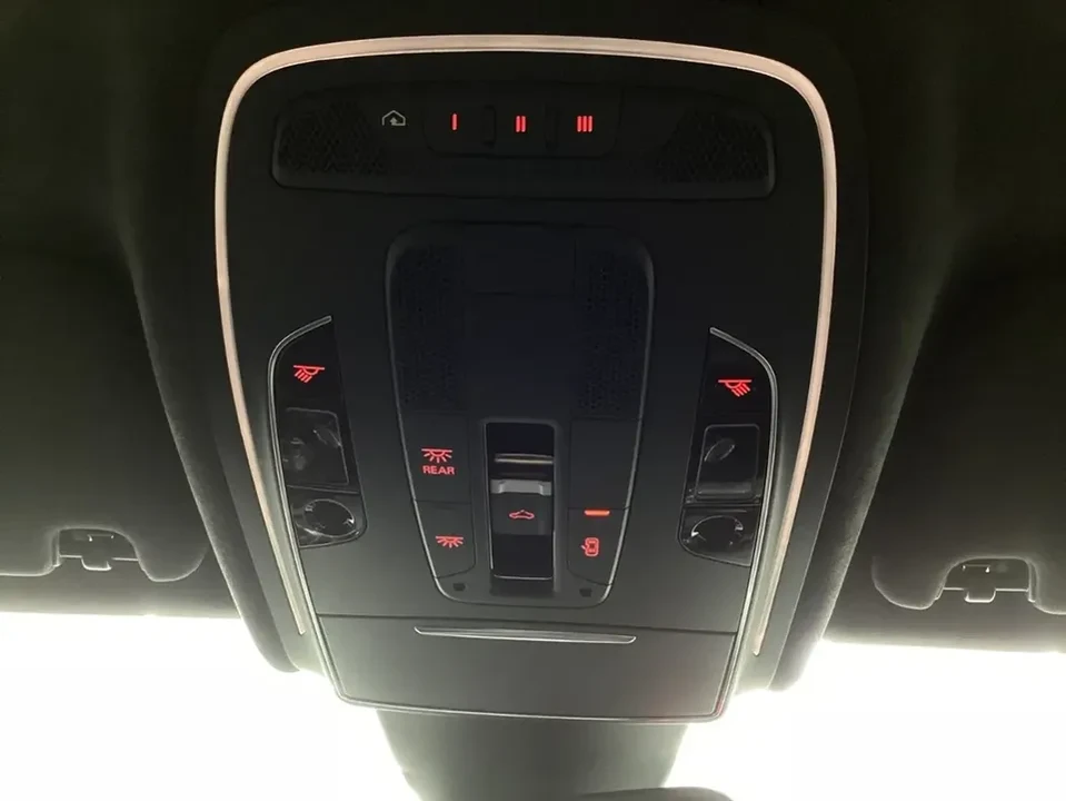 2013 Audi D4 S8 - Image 18 of 19