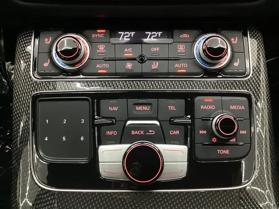 2013 Audi D4 S8 - Image 15 of 19