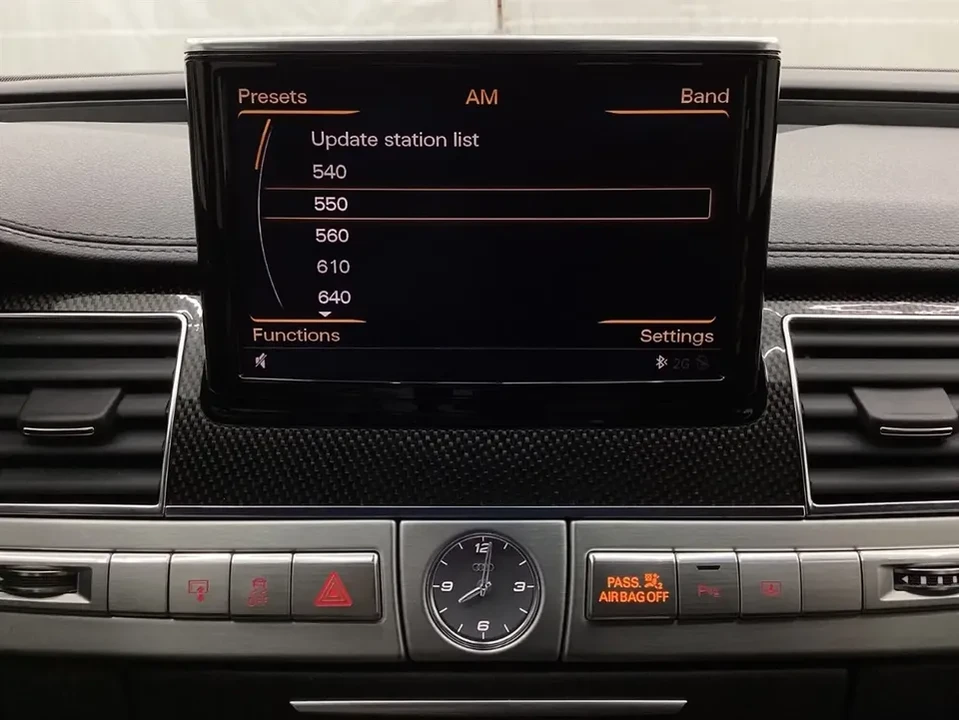 2013 Audi D4 S8 - Image 14 of 19