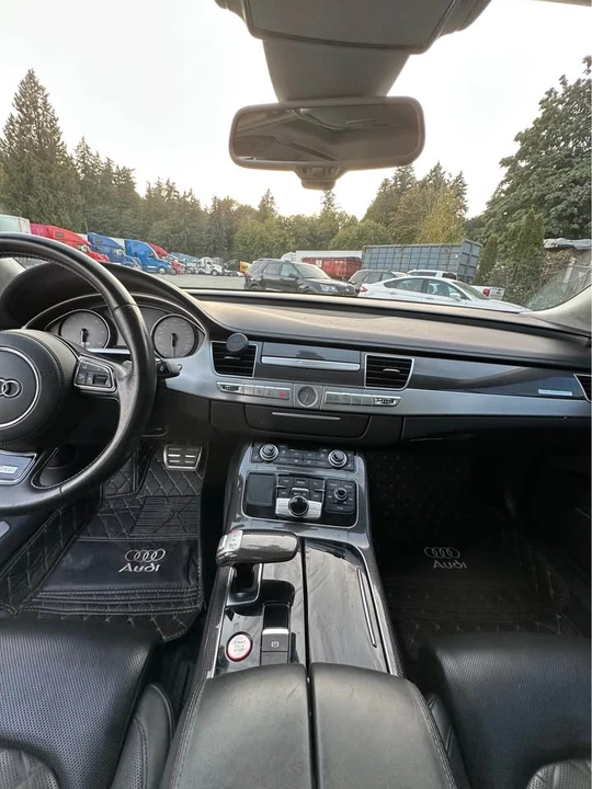 2013 Audi D4 S8 - Image 8 of 11