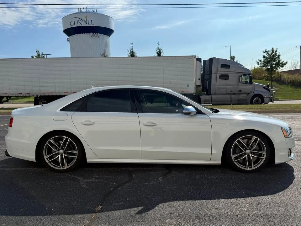 2013 Audi D4 S8 - Image 3 of 18