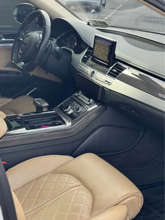 2013 Audi D4 S8 - Image 11 of 18