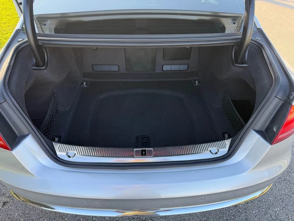 2013 Audi D4 S8 - Image 11 of 15