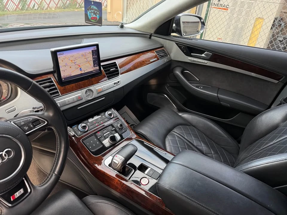 2013 Audi D4 S8 - Image 10 of 19