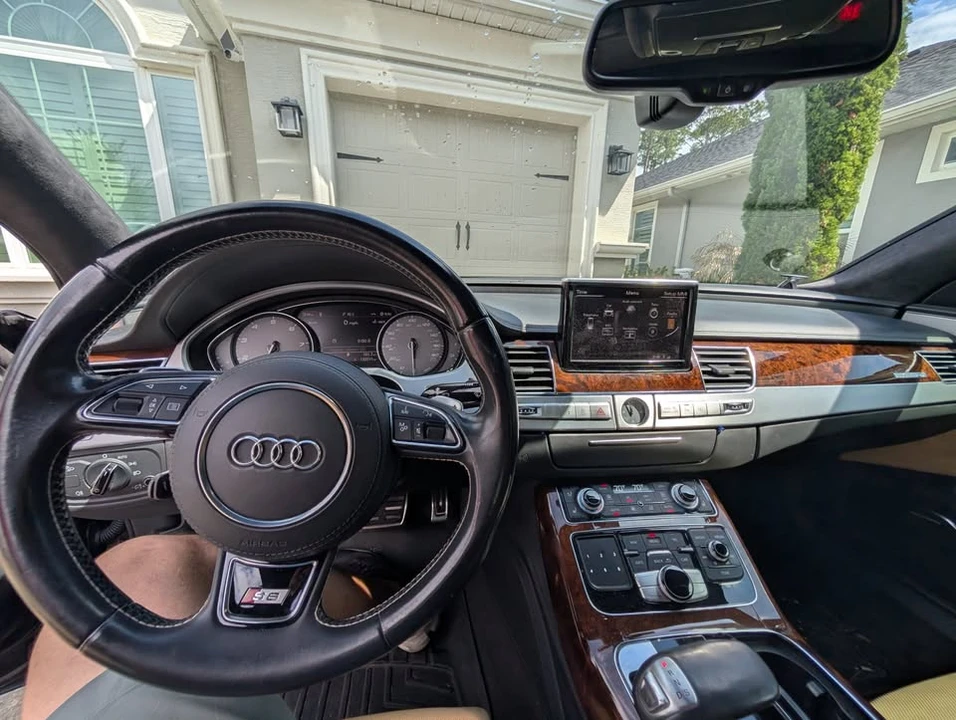 2013 Audi D4 S8 - Image 3 of 20