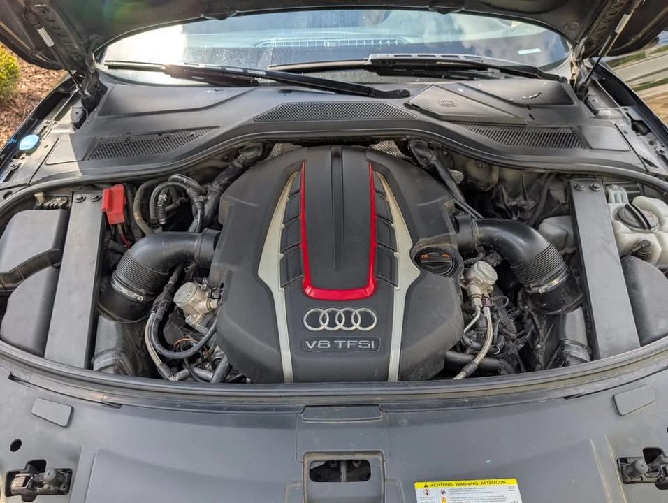 2013 Audi D4 S8 - Image 12 of 20