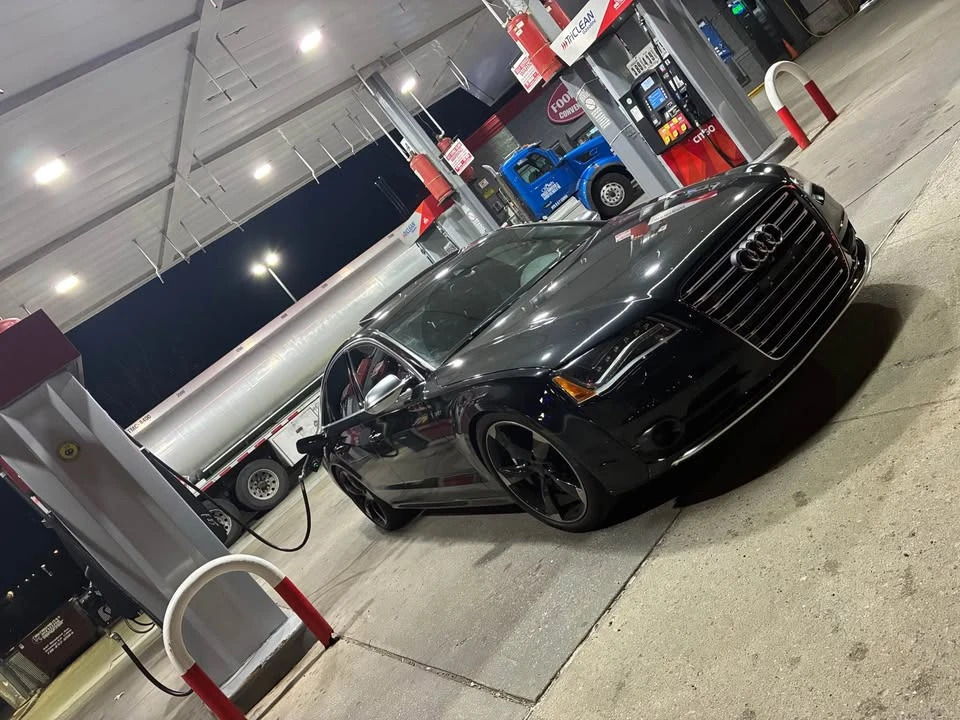 2013 Audi D4 S8 - Image 3 of 9