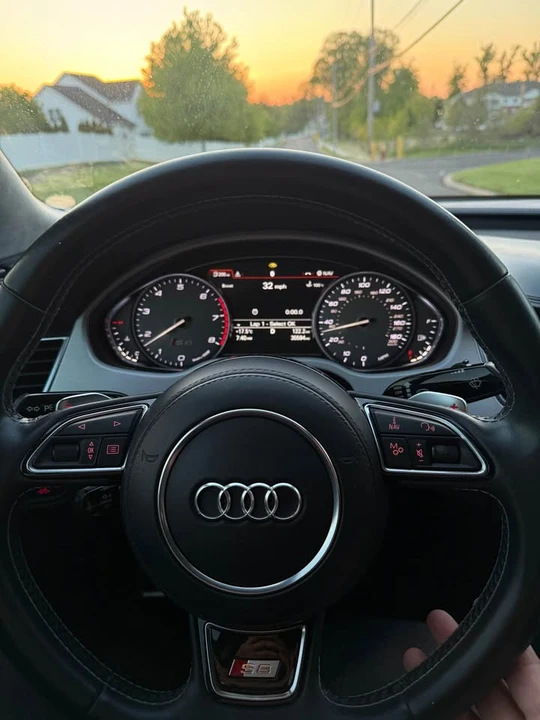 2013 Audi D4 S8 - Image 17 of 20